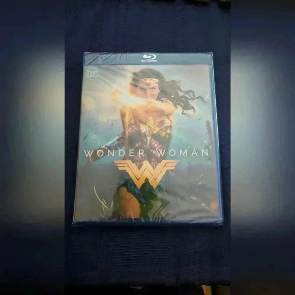 Wonder Woman DVD, Blu-Ray And Digital  (New) - Picture 3 of 3